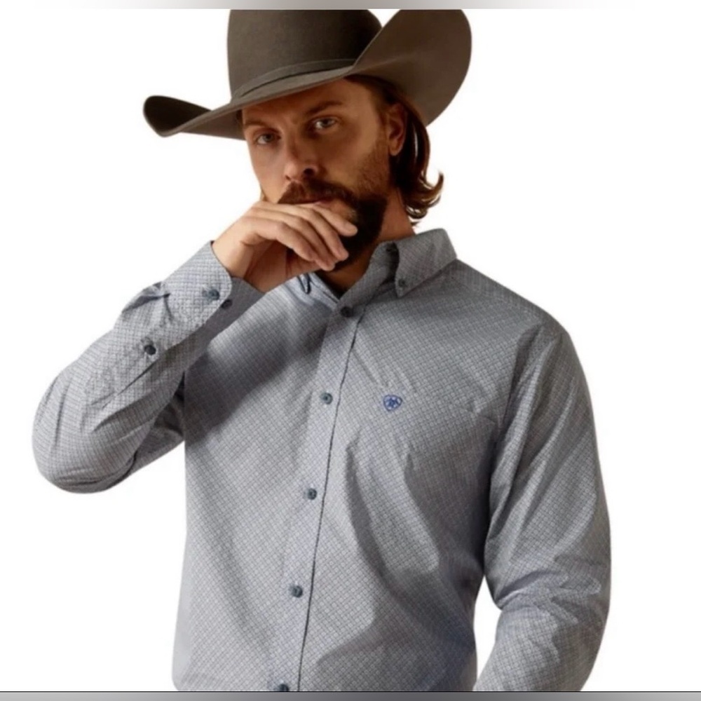 Ariat Rider Light Blue Print Long Sleeve Buttoned Down Fitted Shirt Men’s- XL